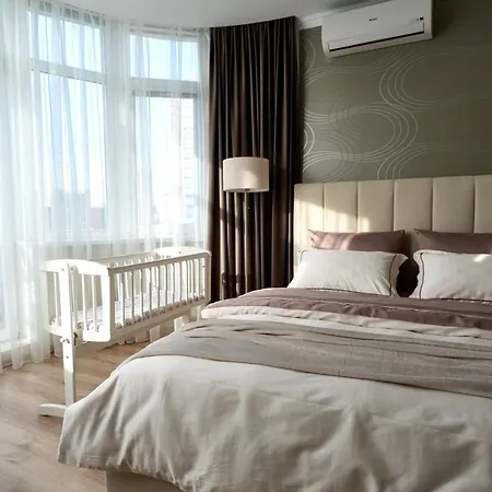 сozy Str Chernovola Apartment *