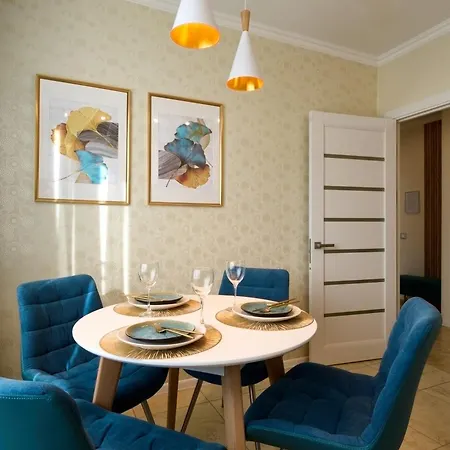 сozy Str Chernovola Апартаменти